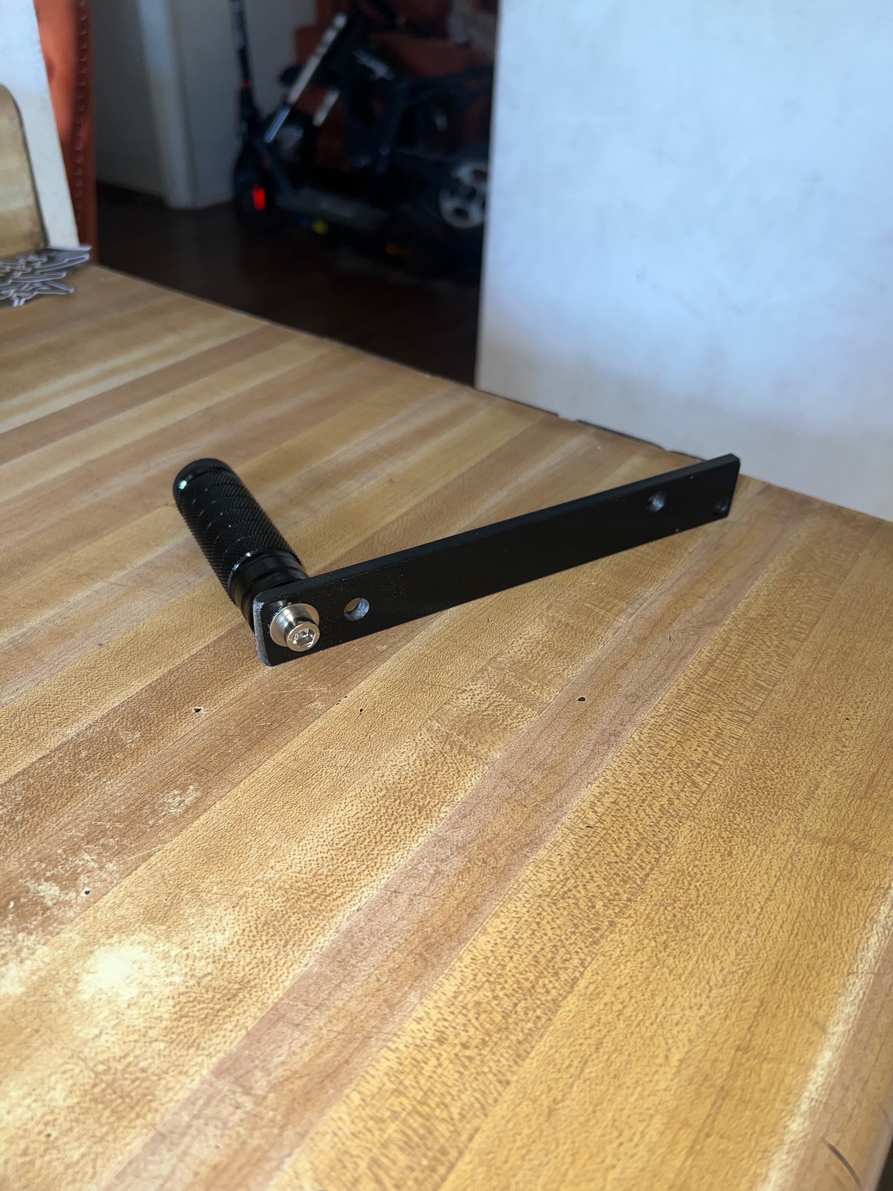 Tuttio Adjustable Shiftlock