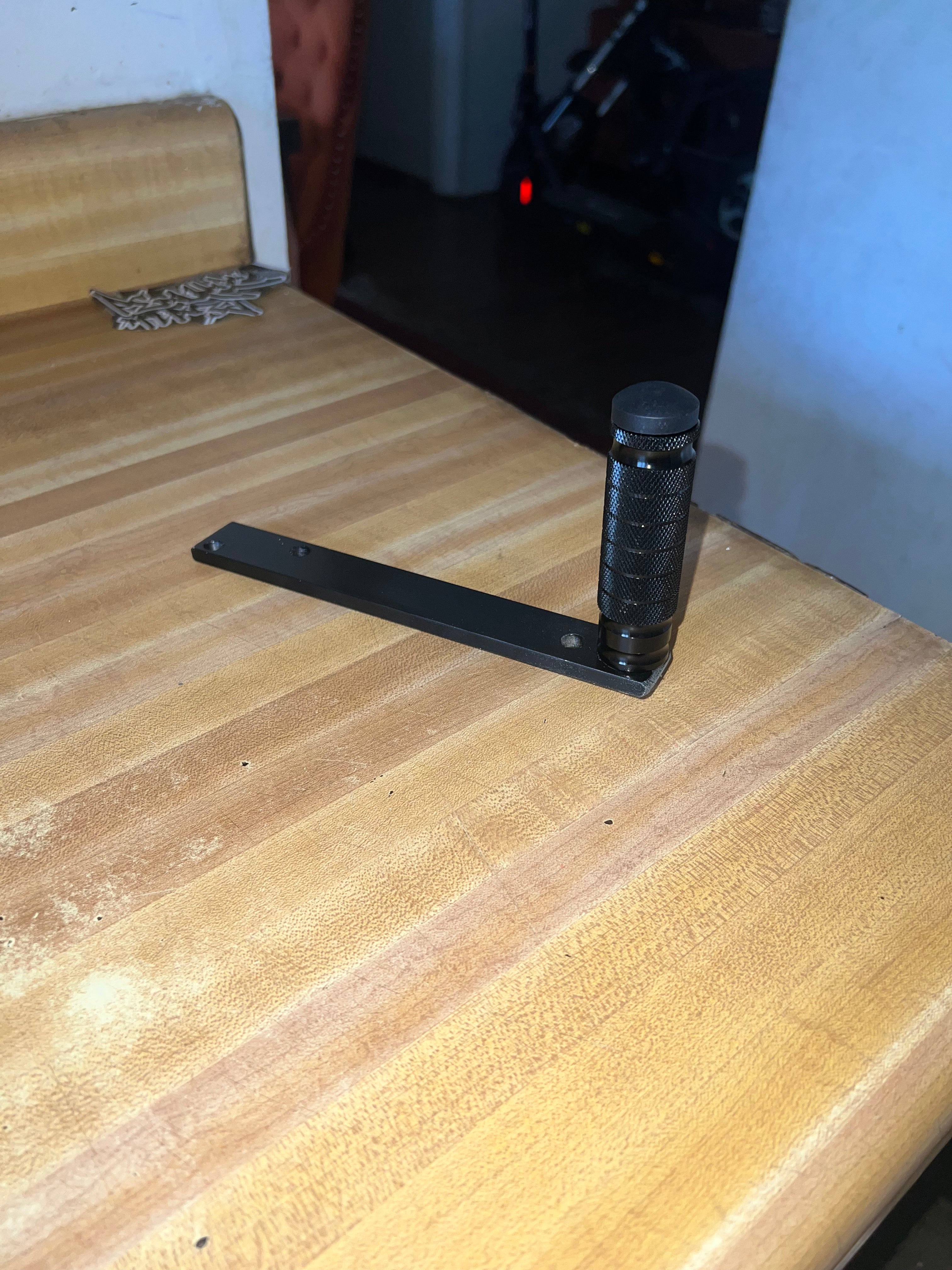 Tuttio Adjustable Shiftlock